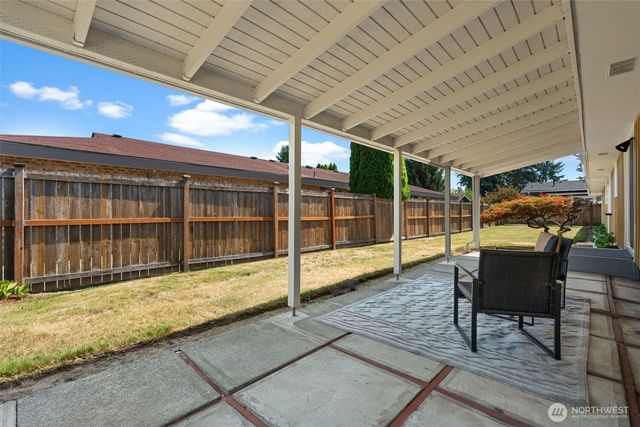 911 11th Street NW, Puyallup, WA 98371