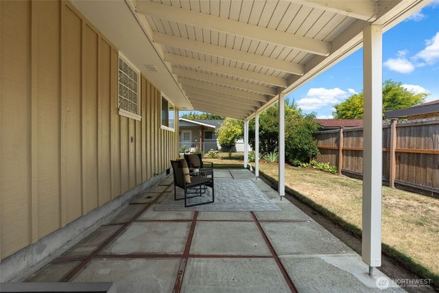 911 11th Street NW, Puyallup, WA 98371