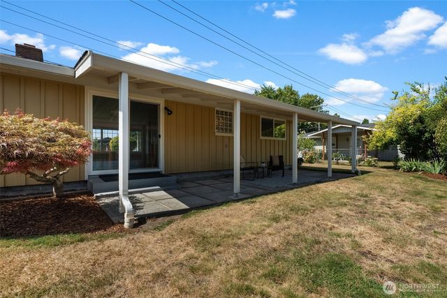 911 11th Street NW, Puyallup, WA 98371