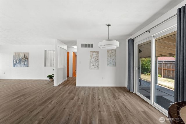 911 11th Street NW, Puyallup, WA 98371