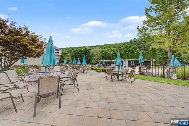 2116 Warrens Way, Wanaque, NJ 07465
