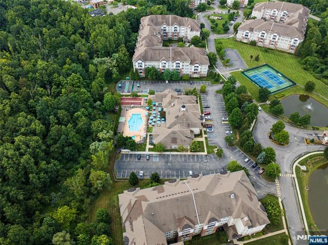 2116 Warrens Way, Wanaque, NJ 07465