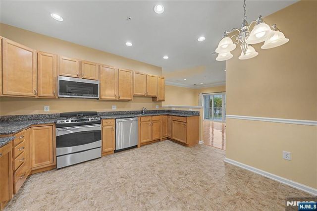 2116 Warrens Way, Wanaque, NJ 07465