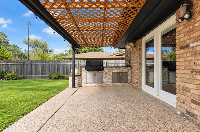 2007 Ganyard Drive, Houston, TX 77043