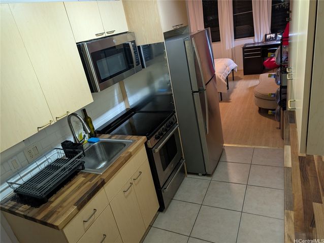 2442 Tusitala Street 103, Honolulu, HI 96815