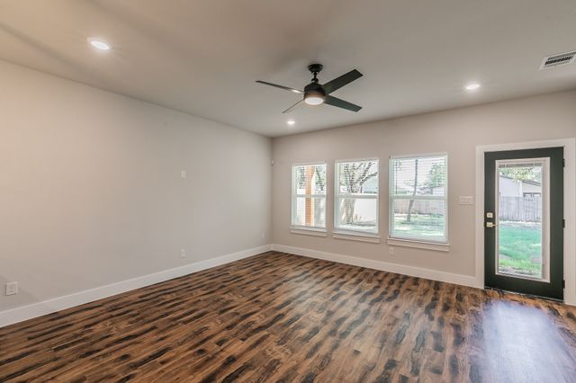 4550 Luzon Street, Dallas, TX 75216