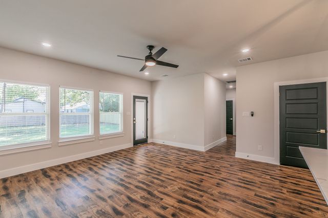 4550 Luzon Street, Dallas, TX 75216