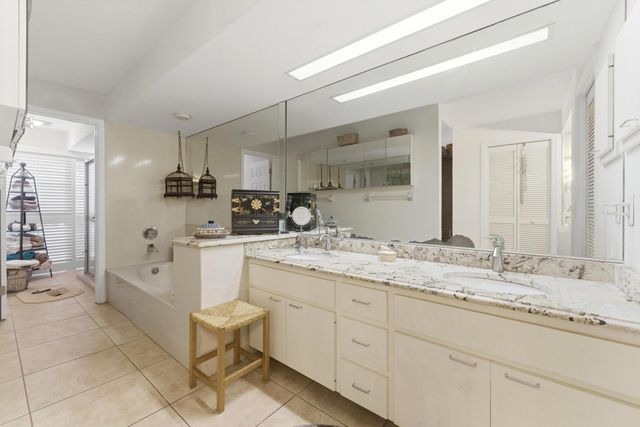 5370 SE Merion Way, Stuart, FL 34997