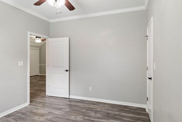 227 Green Leaf Street, Huntsville, TX 77340