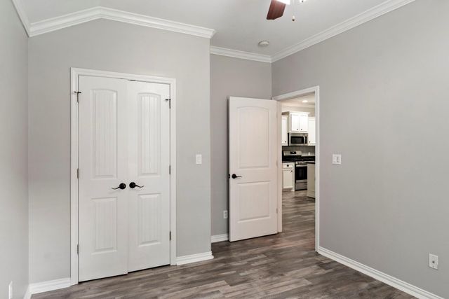 227 Green Leaf Street, Huntsville, TX 77340