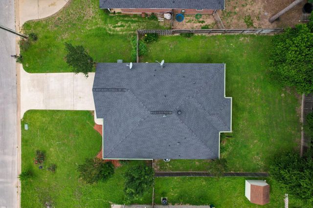 227 Green Leaf Street, Huntsville, TX 77340