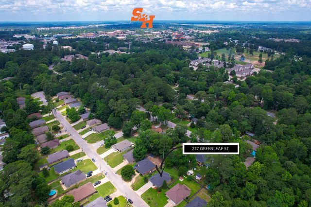 227 Green Leaf Street, Huntsville, TX 77340