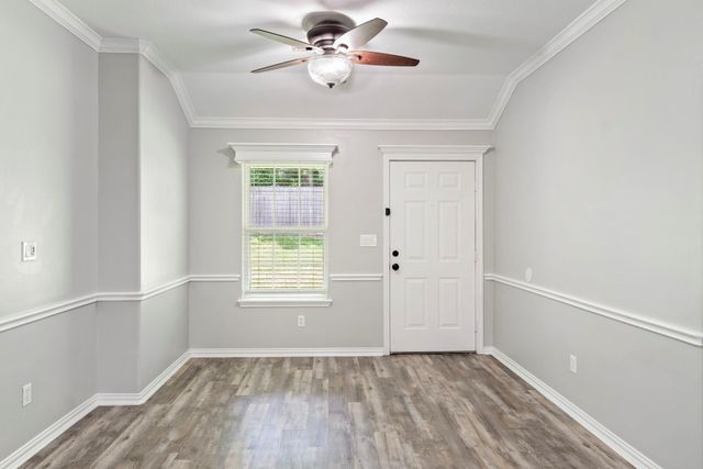 227 Green Leaf Street, Huntsville, TX 77340