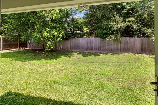 227 Green Leaf Street, Huntsville, TX 77340