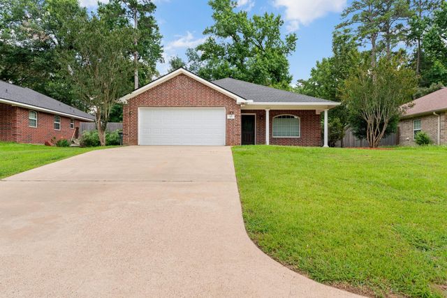 227 Green Leaf Street, Huntsville, TX 77340
