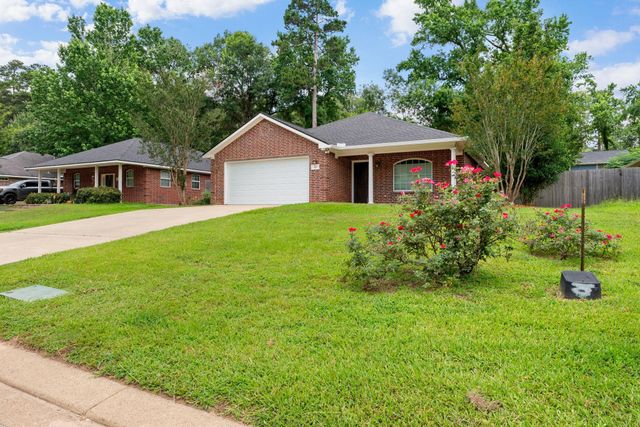 227 Green Leaf Street, Huntsville, TX 77340