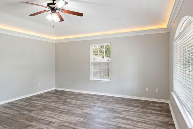 227 Green Leaf Street, Huntsville, TX 77340