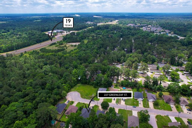 227 Green Leaf Street, Huntsville, TX 77340