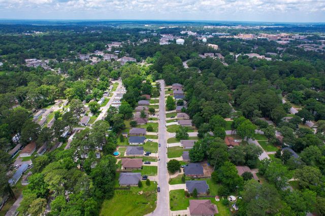 227 Green Leaf Street, Huntsville, TX 77340