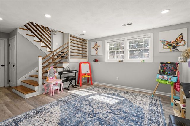 51 Cove Avenue, Barrington, RI 02806