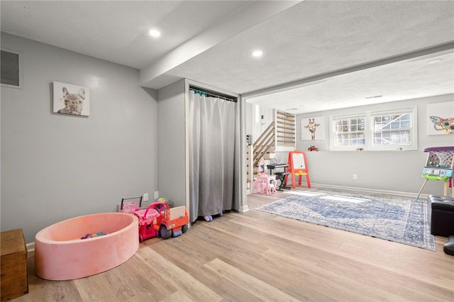 51 Cove Avenue, Barrington, RI 02806