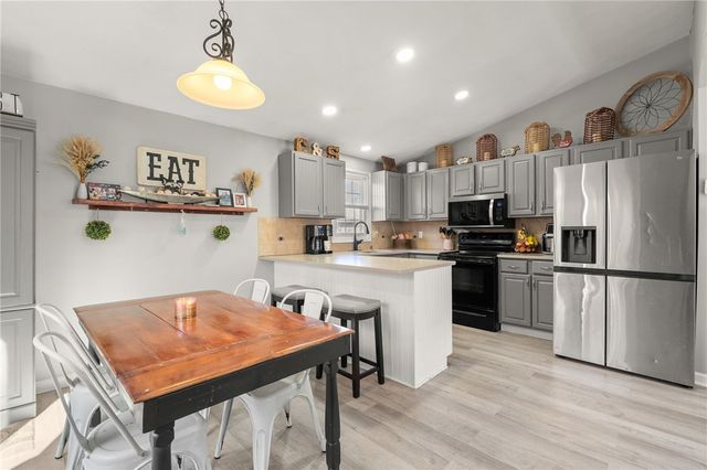 51 Cove Avenue, Barrington, RI 02806