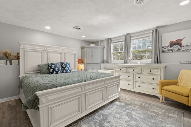 51 Cove Avenue, Barrington, RI 02806