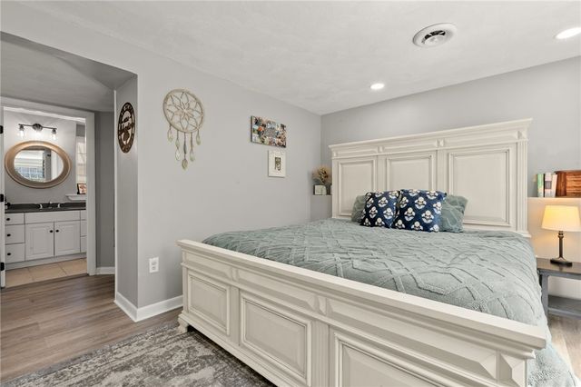 51 Cove Avenue, Barrington, RI 02806