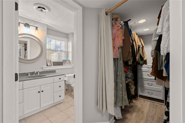 51 Cove Avenue, Barrington, RI 02806