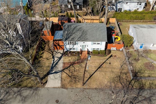 51 Cove Avenue, Barrington, RI 02806