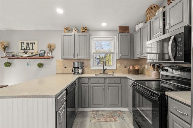 51 Cove Avenue, Barrington, RI 02806