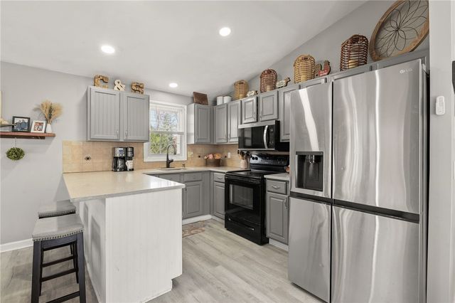 51 Cove Avenue, Barrington, RI 02806