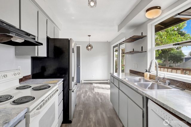 6130 Sunshine Drive, Ferndale, WA 98248