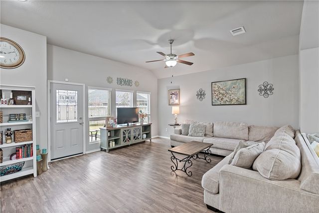 103 Wild Flower Court, Navasota, TX 77868