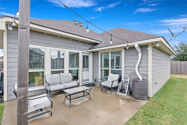 103 Wild Flower Court, Navasota, TX 77868