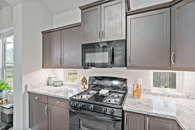 103 Wild Flower Court, Navasota, TX 77868