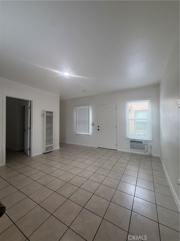 1131 St Louis Avenue 9, Long Beach, CA 90804