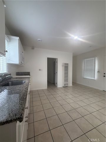 1131 St Louis Avenue 9, Long Beach, CA 90804