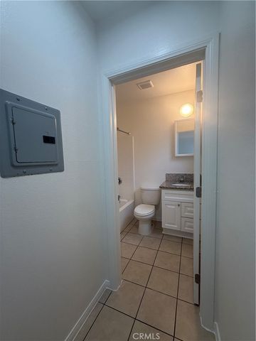 1131 St Louis Avenue 9, Long Beach, CA 90804