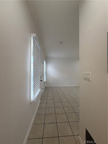 1131 St Louis Avenue 9, Long Beach, CA 90804