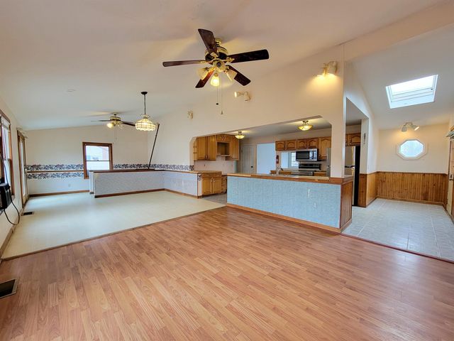 1813 North Avenue, Burlington, VT 05408