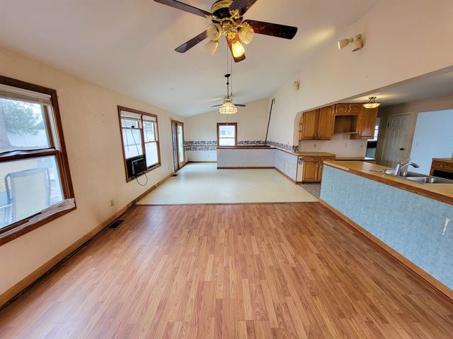 1813 North Avenue, Burlington, VT 05408