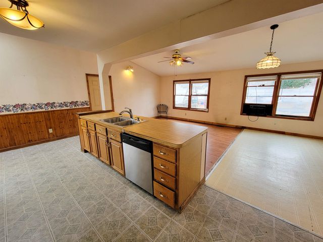 1813 North Avenue, Burlington, VT 05408