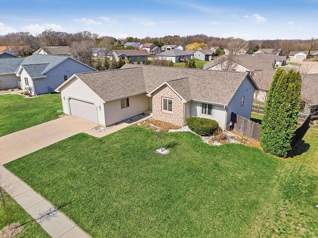213 Wollet Drive, Fort Atkinson, WI 53538