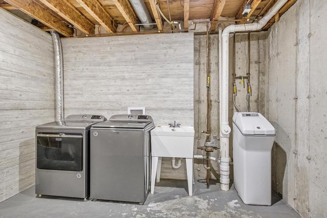 213 Wollet Drive, Fort Atkinson, WI 53538