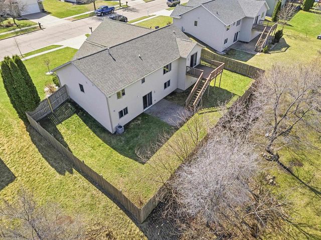 213 Wollet Drive, Fort Atkinson, WI 53538