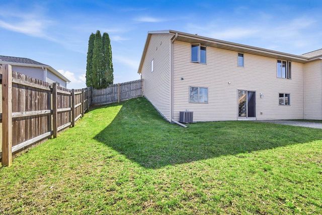 213 Wollet Drive, Fort Atkinson, WI 53538