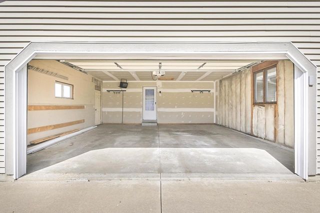 213 Wollet Drive, Fort Atkinson, WI 53538