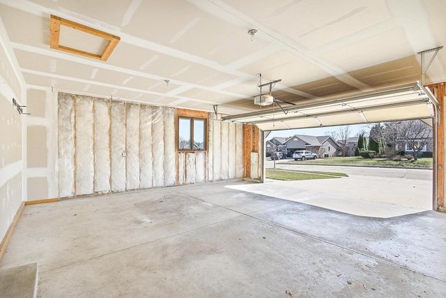 213 Wollet Drive, Fort Atkinson, WI 53538