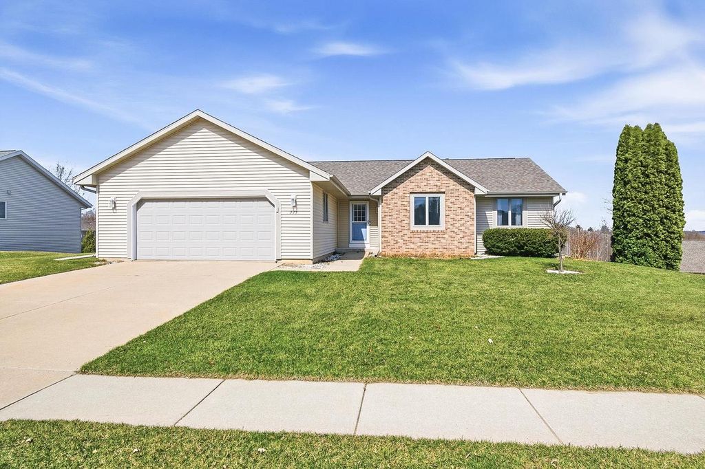 213 Wollet Drive, Fort Atkinson, WI 53538